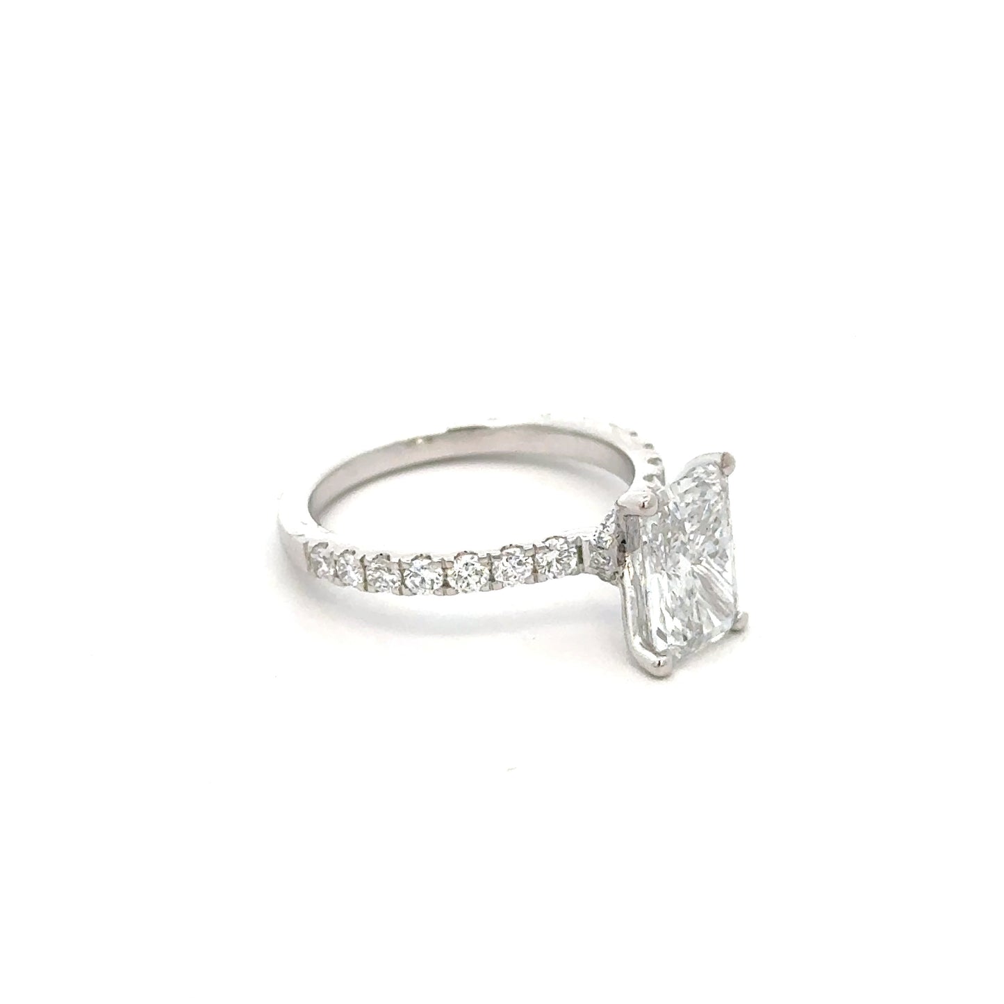 Diamond Ring 2.06 Carats, 3.3g, 14k